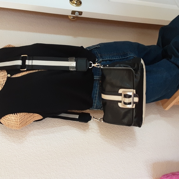 Isaac Mizrahi Handbags - Isaac Mizrahi Leather Shoulder/Crossbody Bag